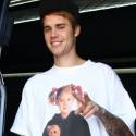 Justin Bieber Wears A Drew Barrymore <em>ET</em> Graphic Tee